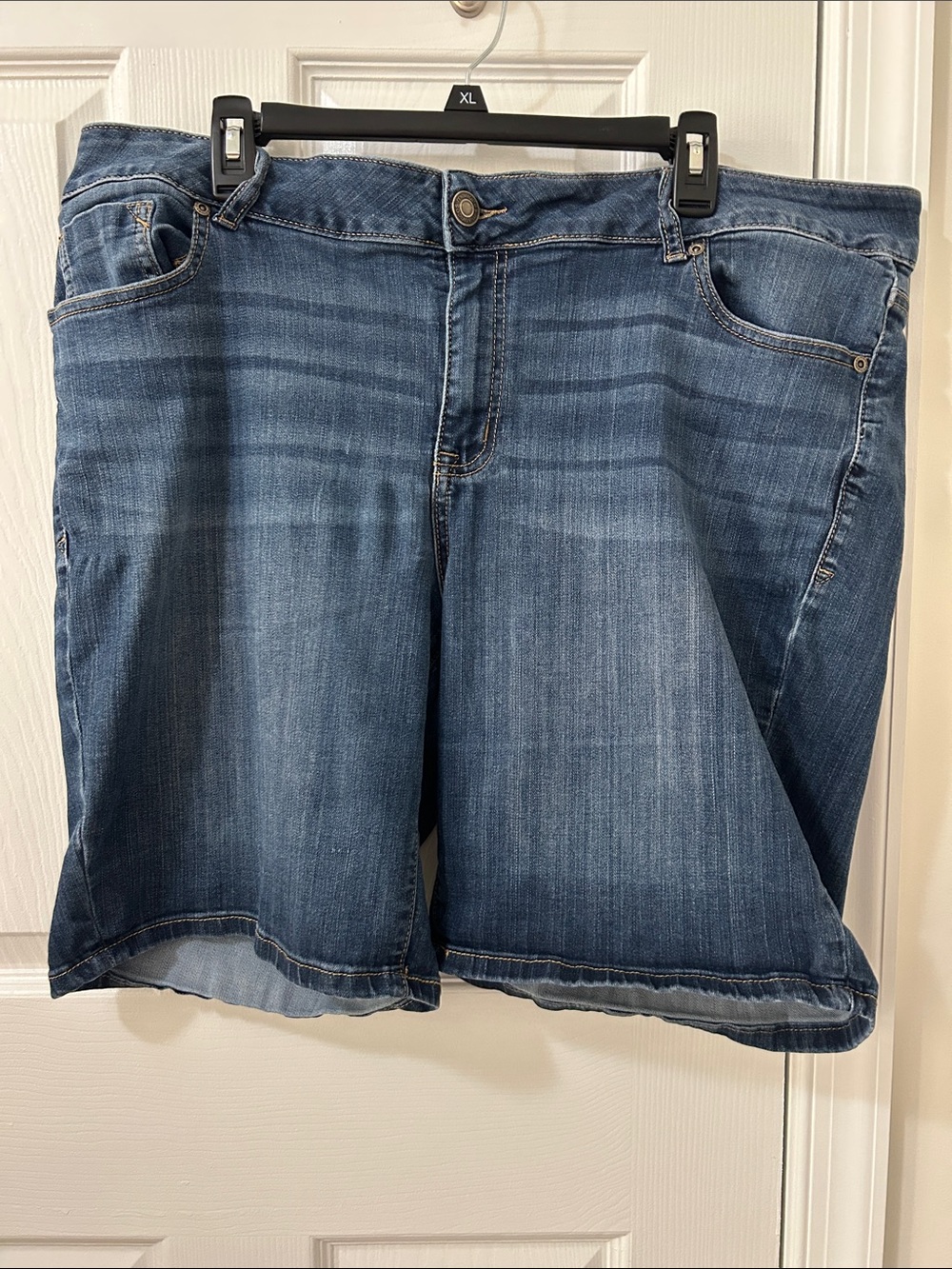Maurices Women's Blue Denim Shorts - Classic Casual Style Size 20w